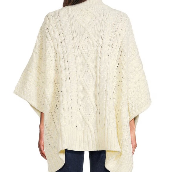 Ralph Lauren Cable knit Poncho - Picture 2 of 5